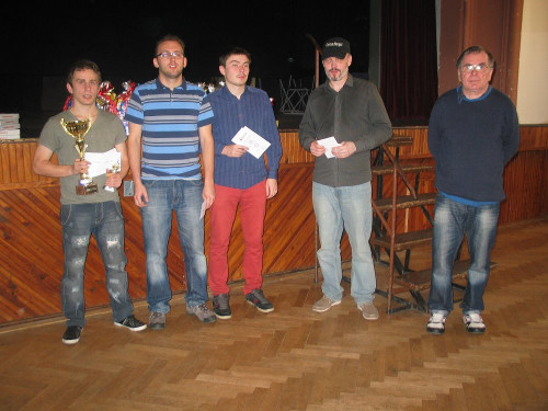 Pětice nejlepších (zleva): IM Vojtěch Plát, IM Jaroslav Bureš, FM Kirill Burdalev, FM David Holemář a IM Pavel Zpěvák.